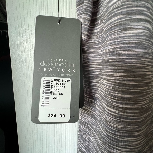 N.Y.L Sport Short Sleeve Gray Print Top Size XL, NWT - Picture 6 of 7